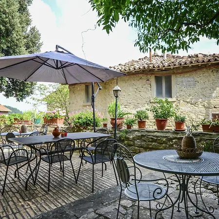 Modern Holiday Home In Monte Santa Maria Tiberina